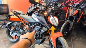 KTM 200 Duke 2025 Review: Is This The Ultimate Streetfighter Under 2 Lakh